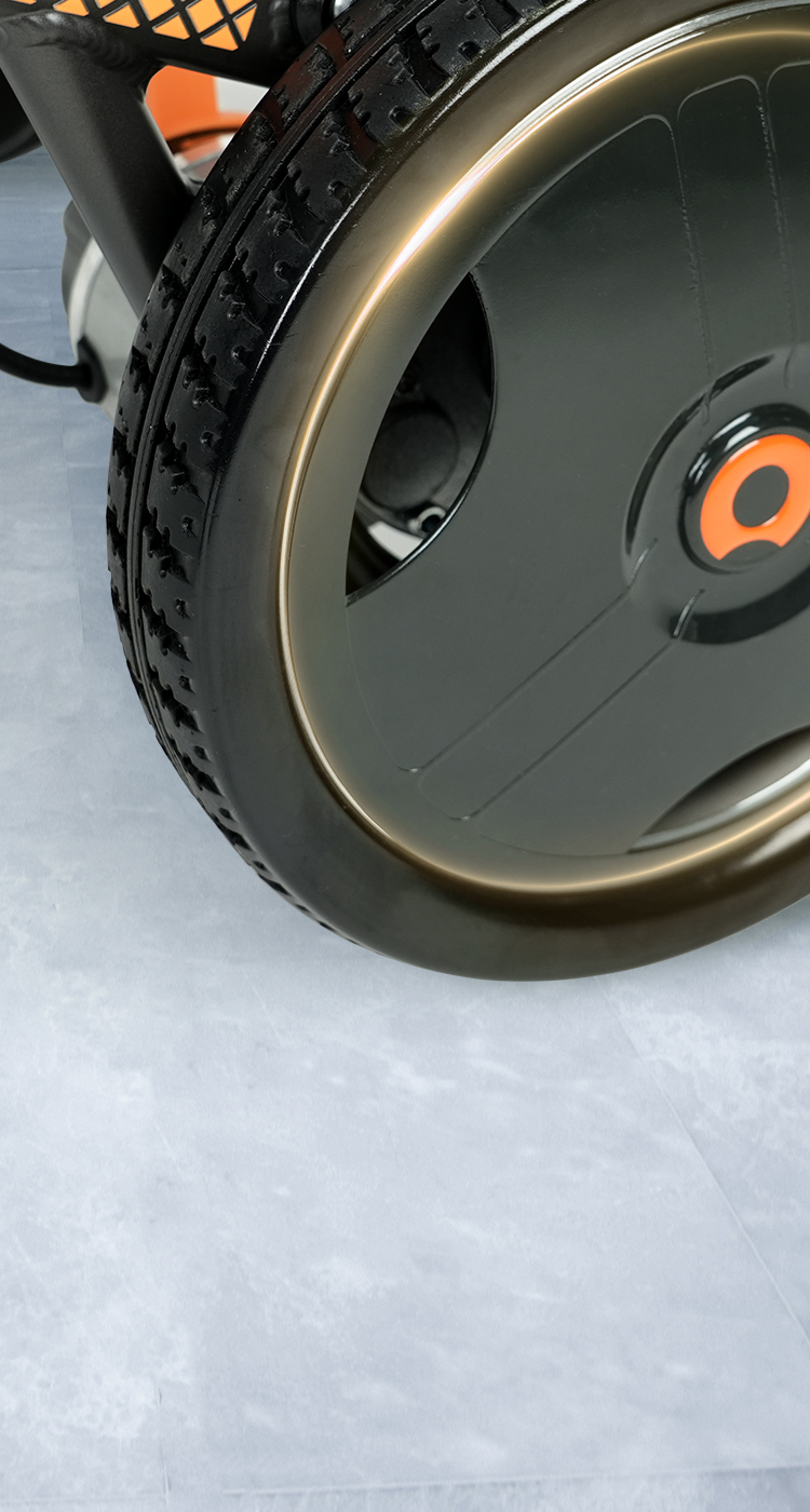 <span>Tires can't dance?</span><br>Dancers on wheels, let's dance with tires!